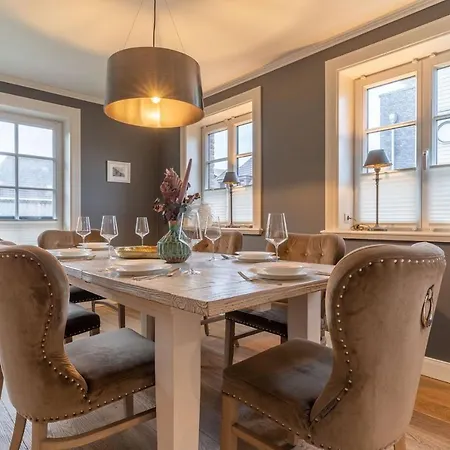 Ferienhaus Reetdachhaus Dreilanden Reetdachhaus Charlotte *