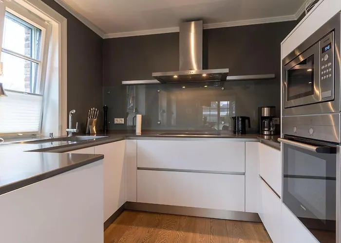 Reetdachhaus Dreilanden Reetdachhaus Charlotte Σπίτι διακοπών *